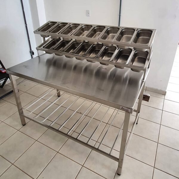 Mesa com dupla condimentadora com 16 cubas de 1/4 - Irmãos Braun Soluções em Inoxidáveis - Imagem 2
